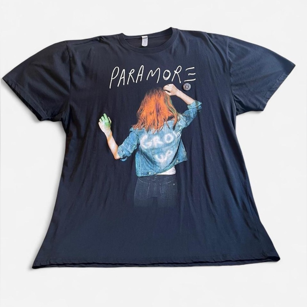 RARE! SIGNED Paramore band tee.